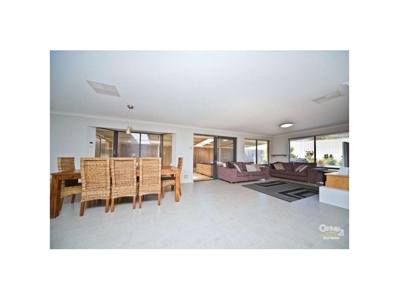 8 Appleby Drive, Darch WA 6065