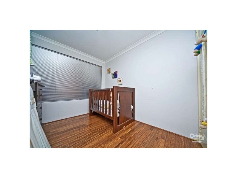 8 Appleby Drive, Darch WA 6065