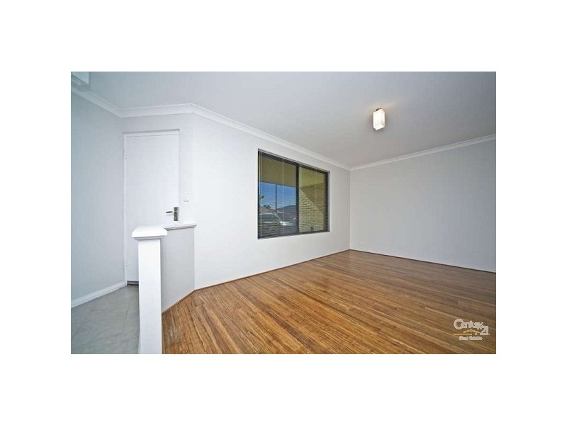 8 Appleby Drive, Darch WA 6065