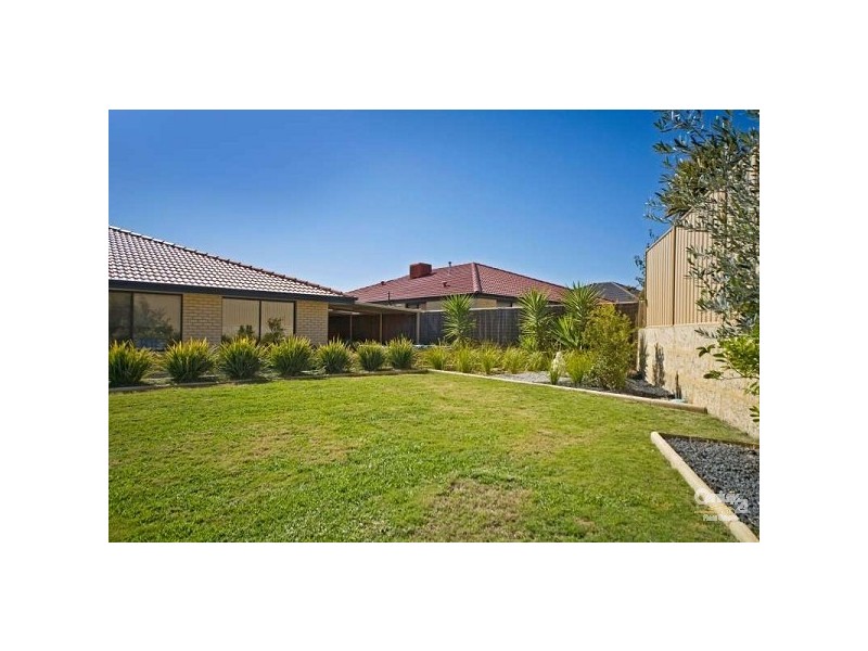 8 Appleby Drive, Darch WA 6065