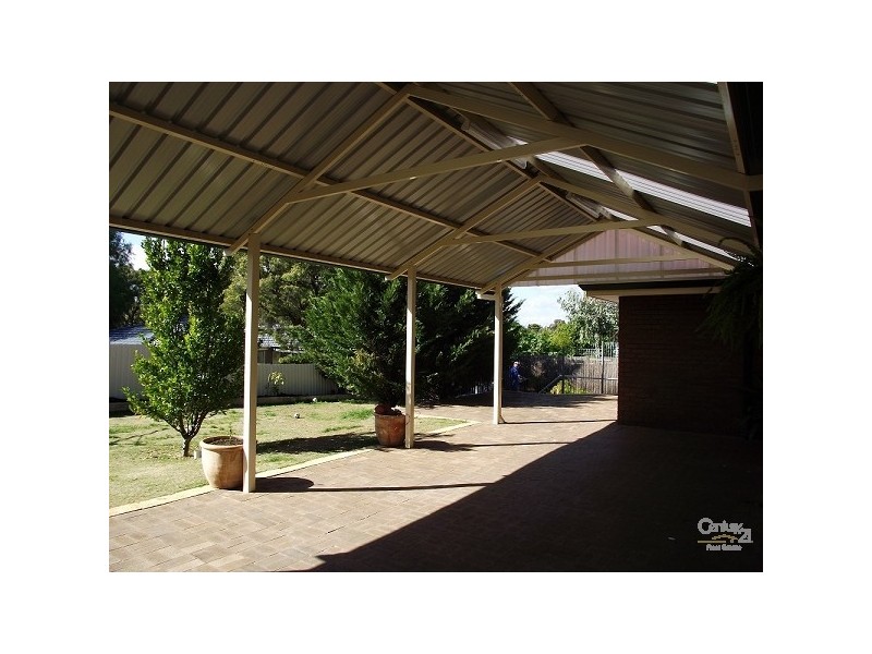 43 Leichhardt Avenue, Padbury WA 6025