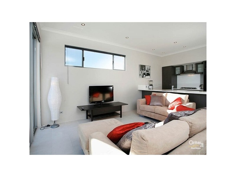 27 Klondike Approach, Butler WA 6036