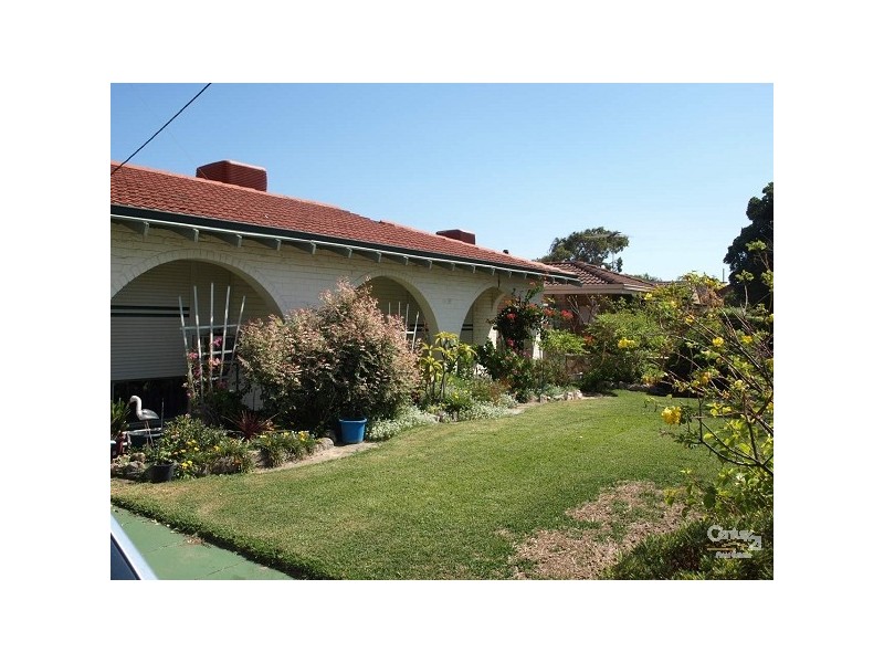 25 Whitfield Drive, Two Rocks WA 6037
