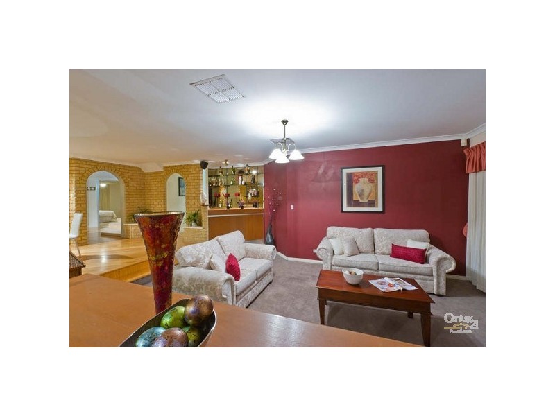 6 Lakehill Gardens, Edgewater WA 6027