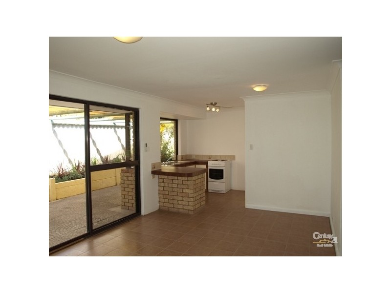 8A Dosinia Place, Heathridge WA 6027