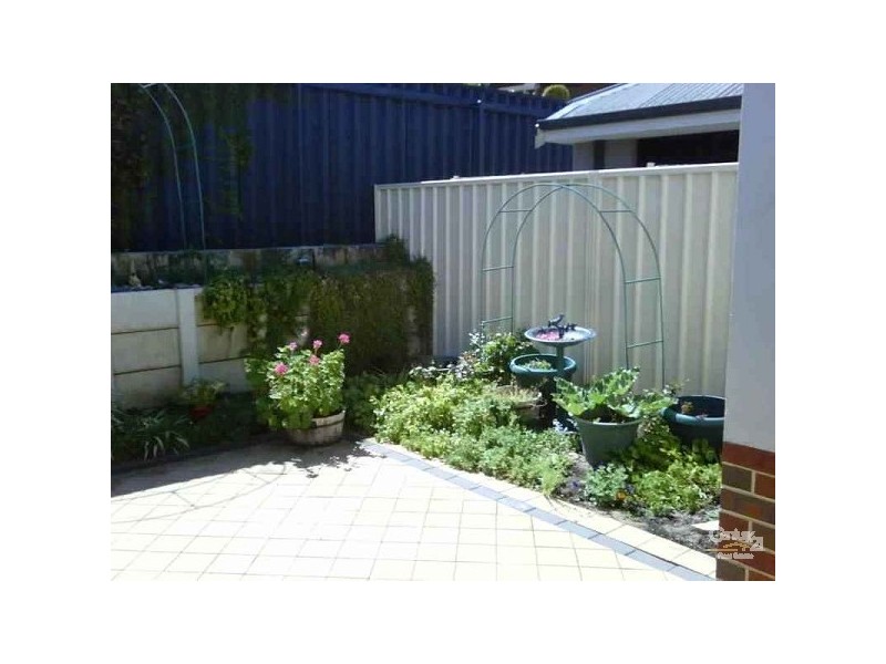 18/5 Calabrese Avenue, Wanneroo WA 6065