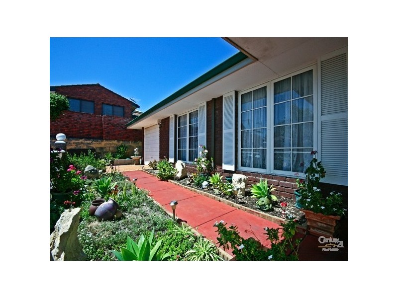 6 Sweeney Way, Padbury WA 6025