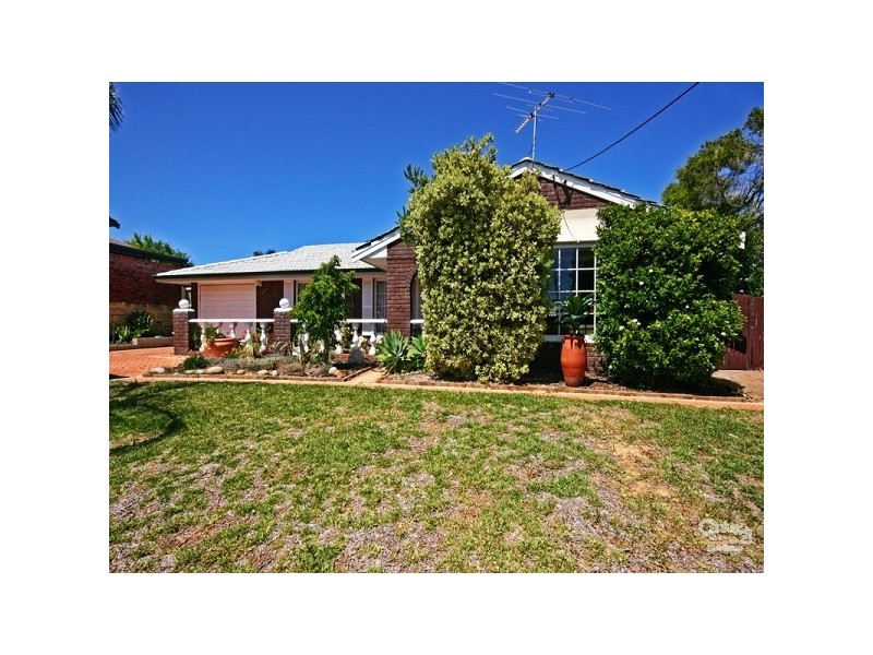 6 Sweeney Way, Padbury WA 6025