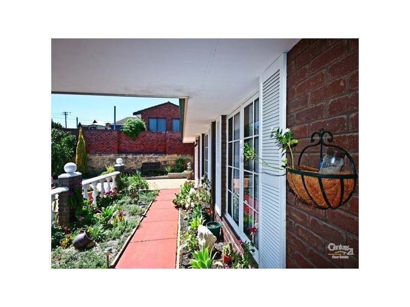 6 Sweeney Way, Padbury WA 6025