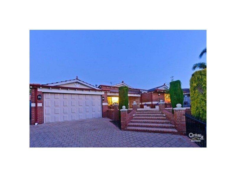 7 Parkwood Avenue, Woodvale WA 6026