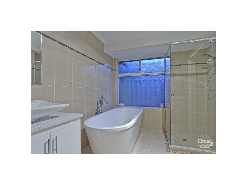 7 Parkwood Avenue, Woodvale WA 6026