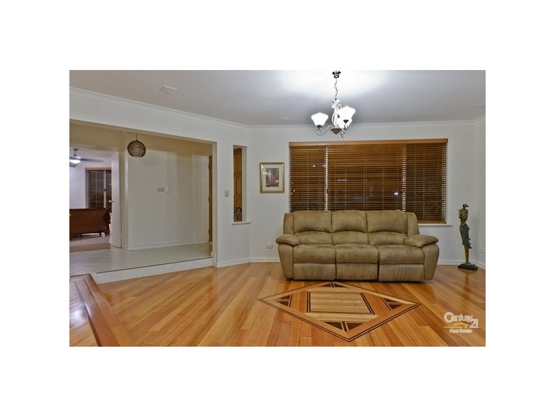 7 Parkwood Avenue, Woodvale WA 6026