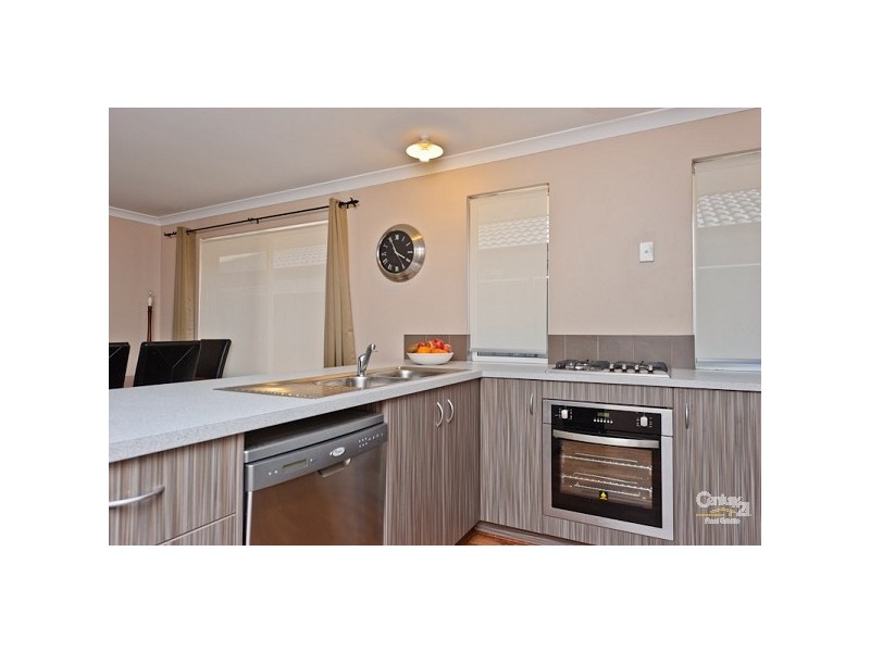 28 Strathmerton Road, Banksia Grove WA 6031