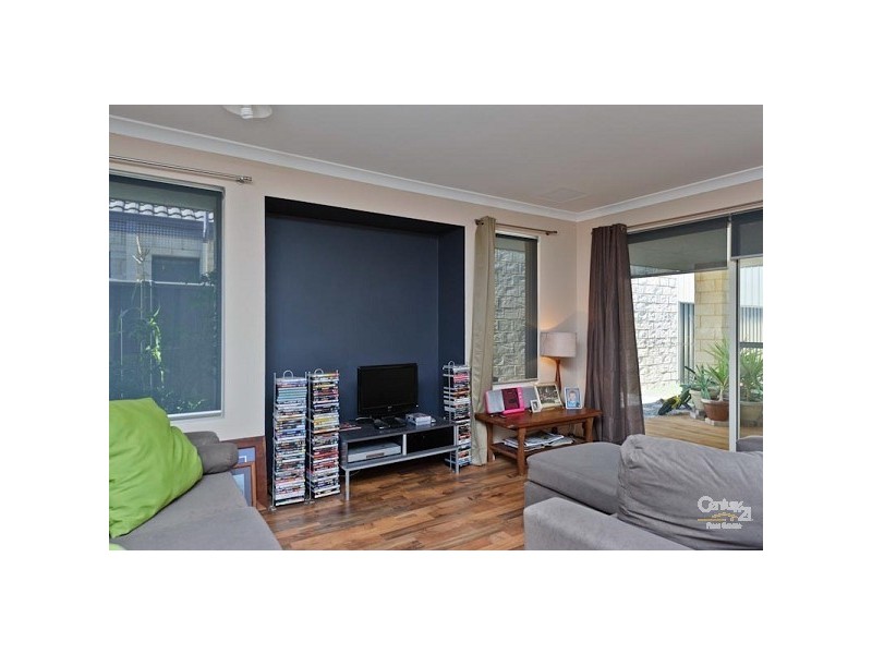 28 Strathmerton Road, Banksia Grove WA 6031