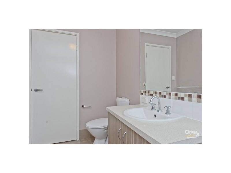 28 Strathmerton Road, Banksia Grove WA 6031