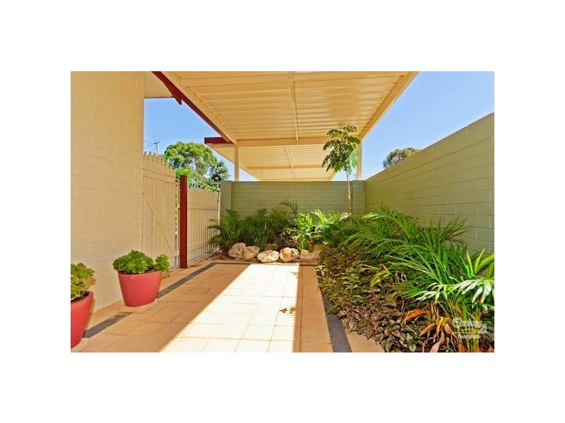 8b Neville Drive, Wanneroo WA 6065