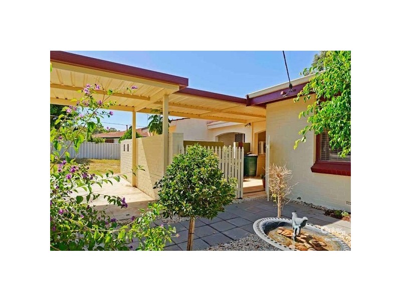 8b Neville Drive, Wanneroo WA 6065