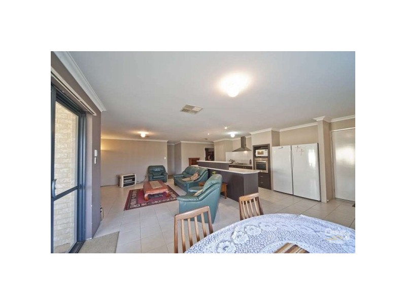 68 Yandella Promenade, Tapping WA 6065