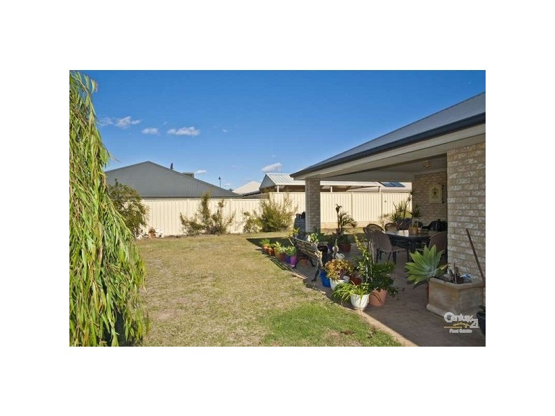 68 Yandella Promenade, Tapping WA 6065