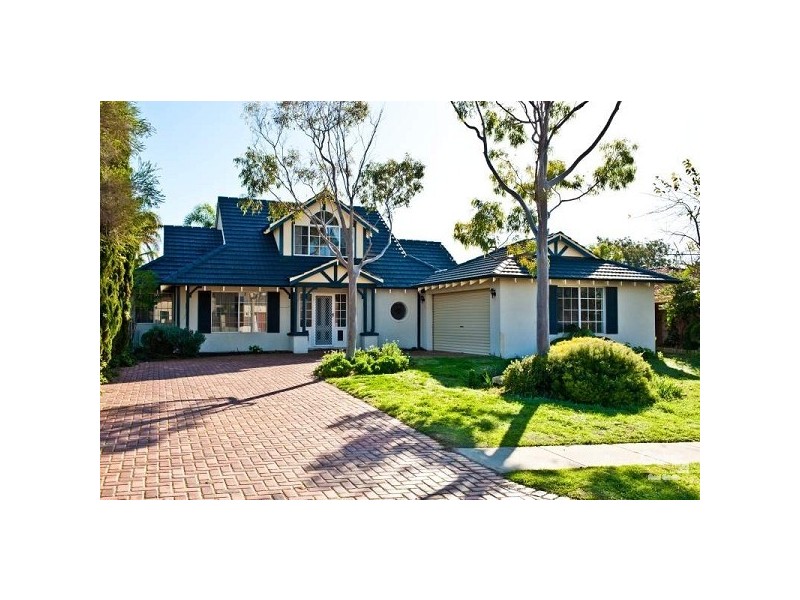 14 New England Drive, Hillarys WA 6025