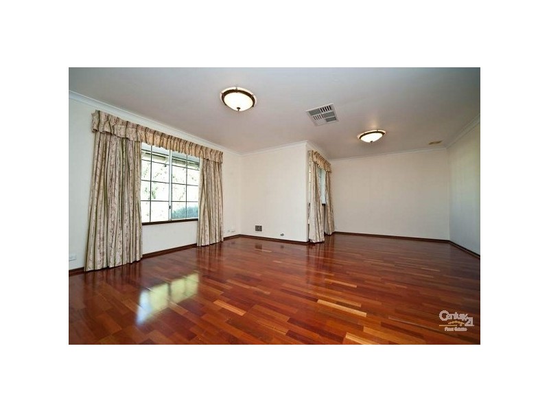 14 New England Drive, Hillarys WA 6025