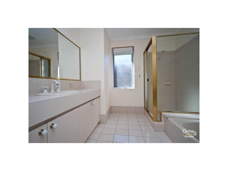 14 New England Drive, Hillarys WA 6025