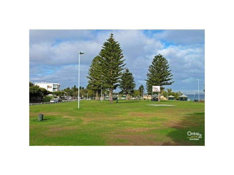 21 Page Drive, Mullaloo WA 6027