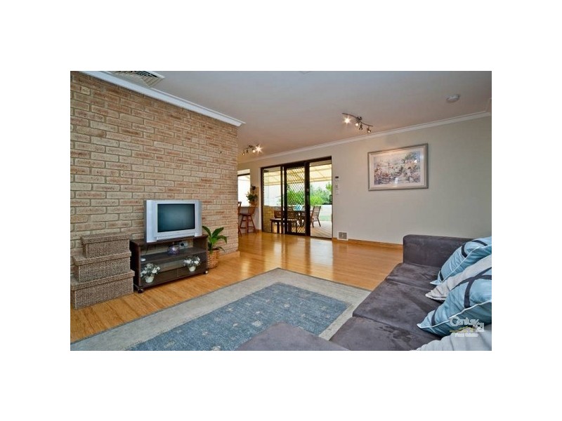 17 Benbullen Blvd, Kingsley WA 6026