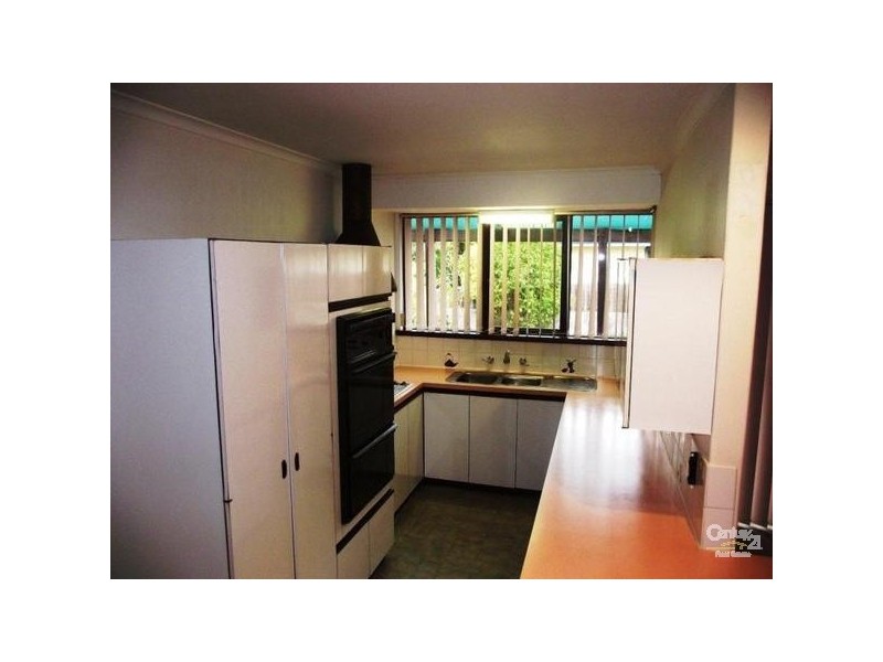 5 Bridgewater Drive, Kallaroo WA 6025