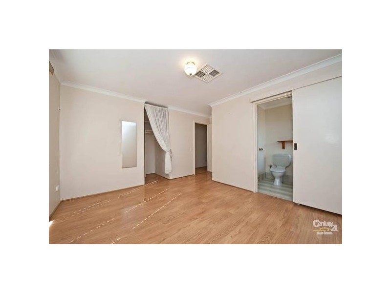 32 Pathfinder Road, Padbury WA 6025