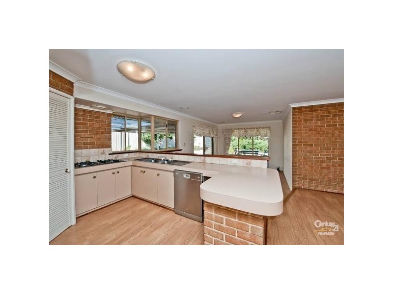 32 Pathfinder Road, Padbury WA 6025