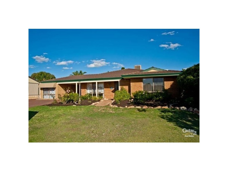 32 Pathfinder Road, Padbury WA 6025