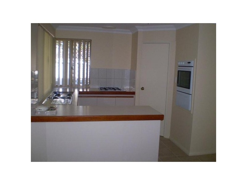 3/2 Egan, Armadale WA 6112