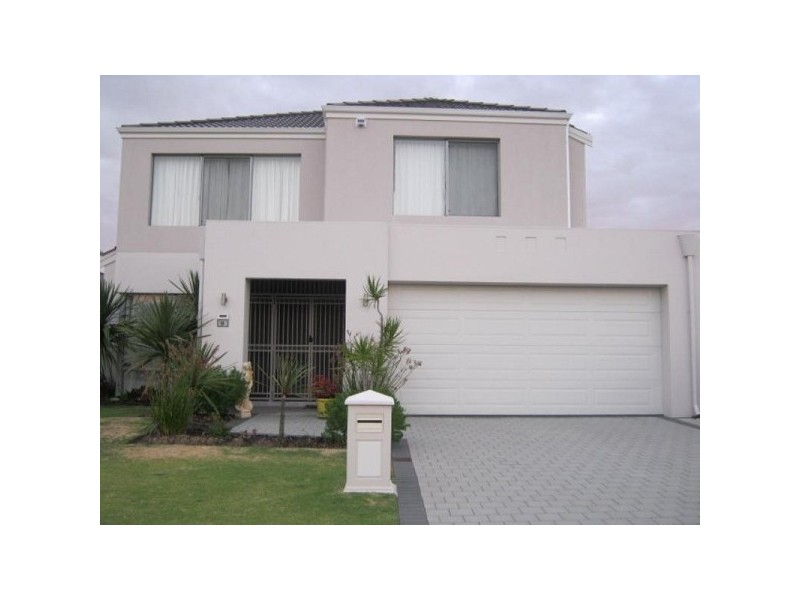 18 Wiltshire Ave, Thornlie WA 6108