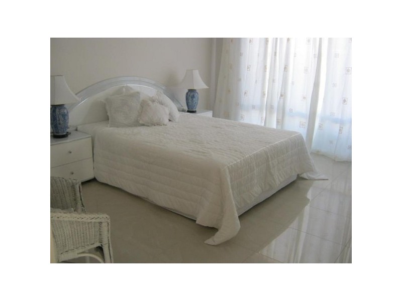 18 Wiltshire Ave, Thornlie WA 6108