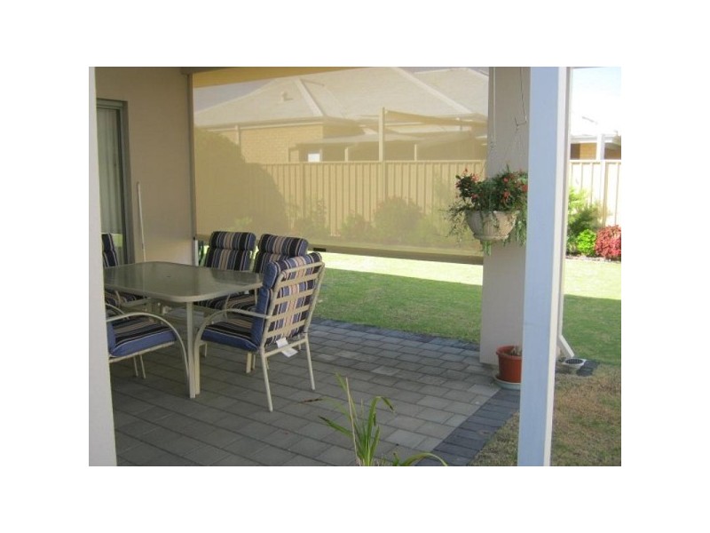 18 Wiltshire Ave, Thornlie WA 6108