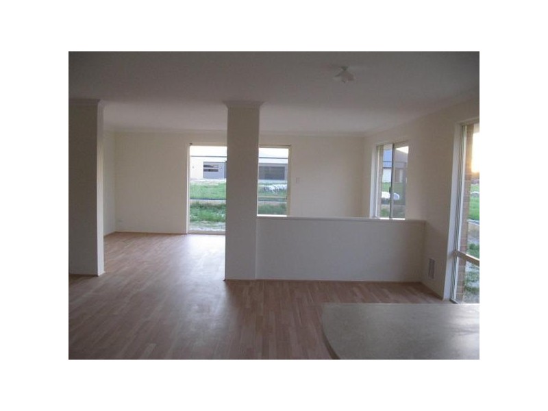 13 Columbus Loop, Success WA 6164