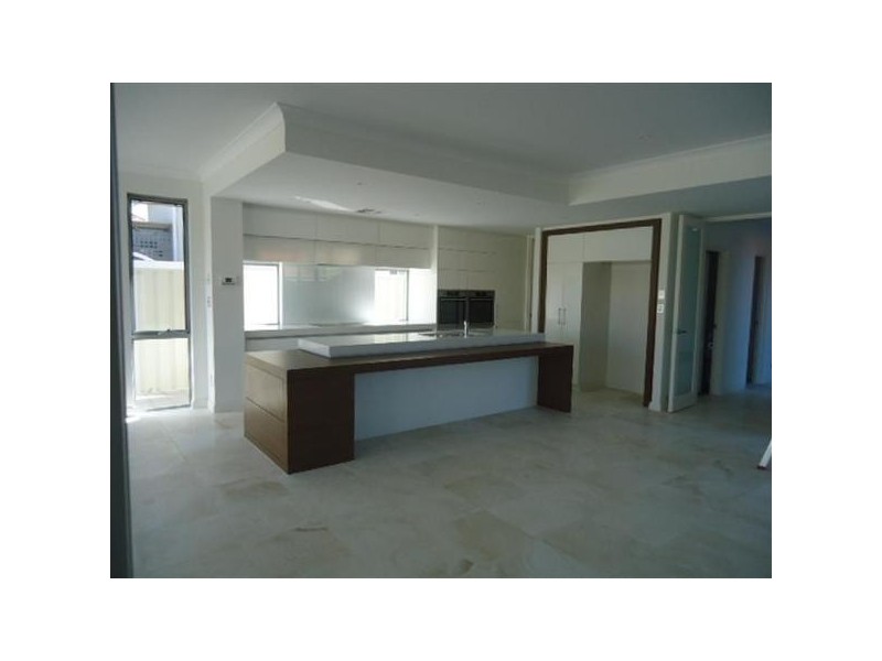 60 Flora Tce, Watermans Bay WA 6020