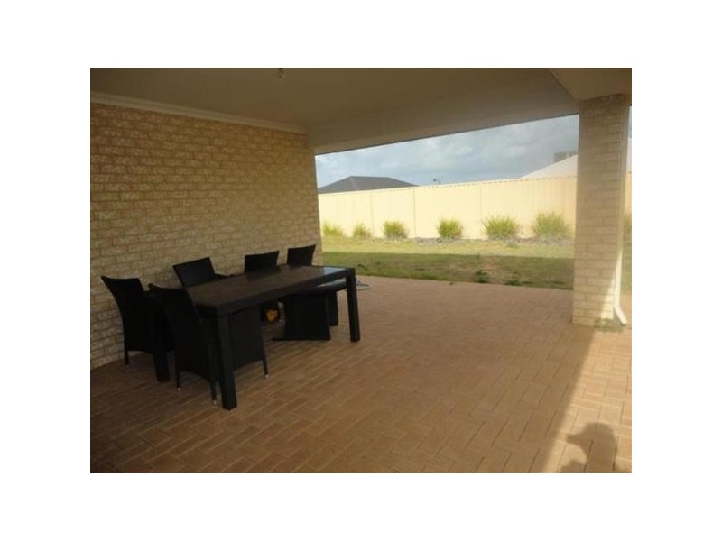 84 Shepperton Drive, Butler WA 6036