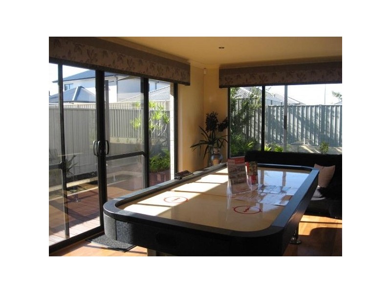 33 Runnymede Gate, Wellard WA 6170