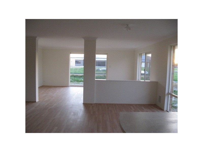 13 Columbus Loop, Success WA 6164