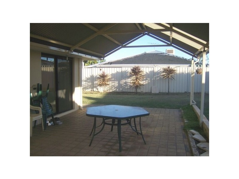 44 Sugarwood Drive, Thornlie WA 6108