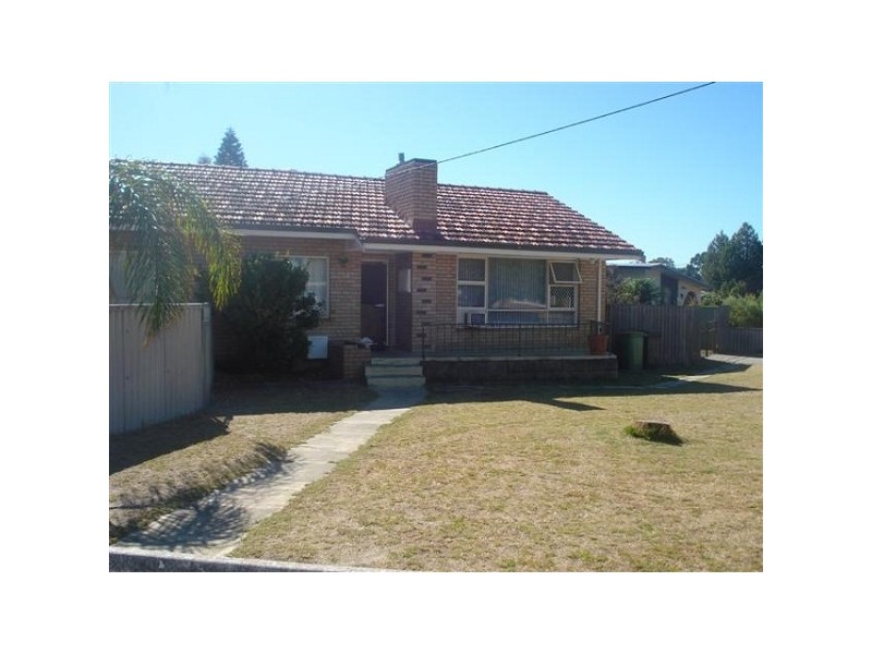 26 Cranwell Street, Thornlie WA 6108