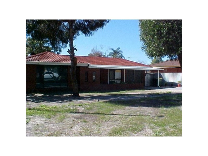 11 Elliot Place, Thornlie WA 6108