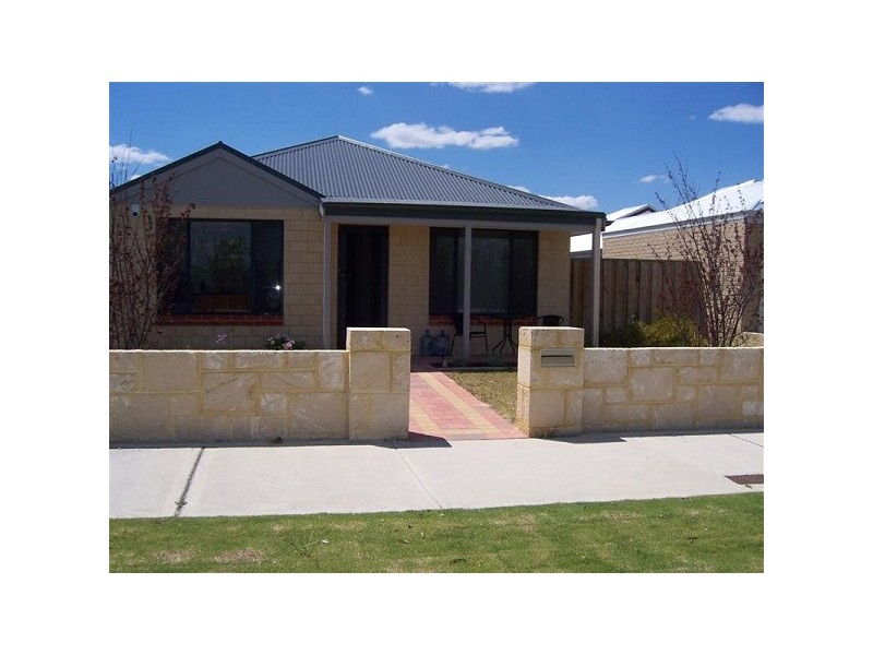 9 Strathmore Parkway, Ellenbrook WA 6069