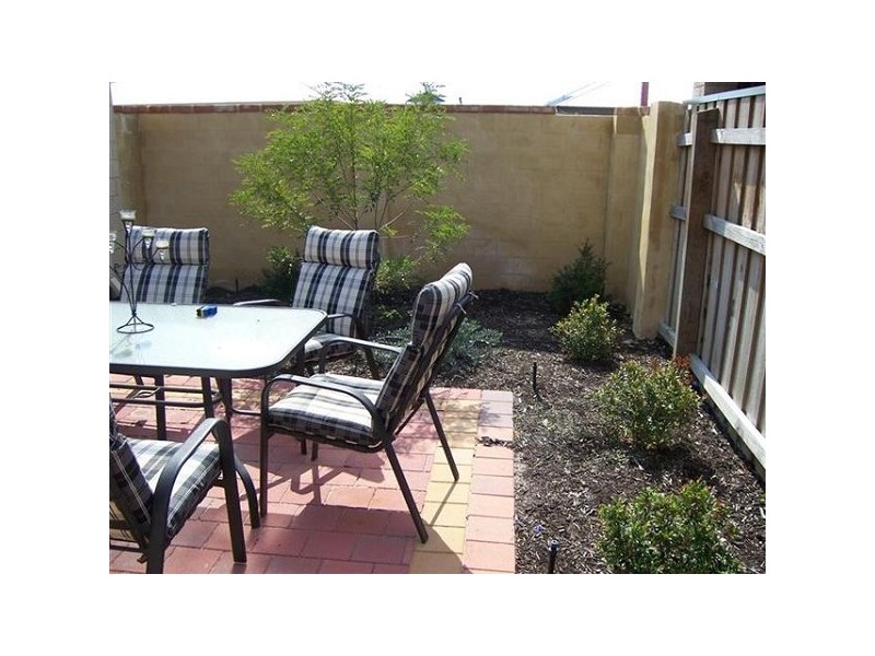 9 Strathmore Parkway, Ellenbrook WA 6069