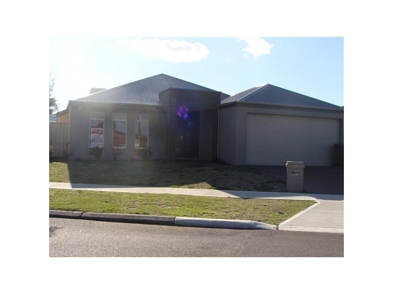 1/22 Bickley Rd, Cannington WA 6107