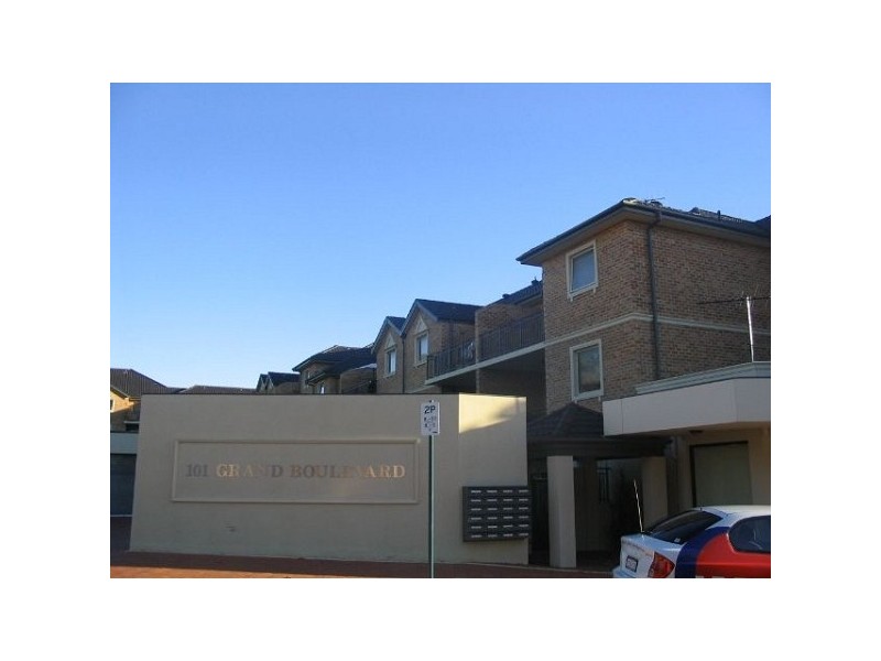 9/101 Grand Boulevard, Joondalup WA 6027