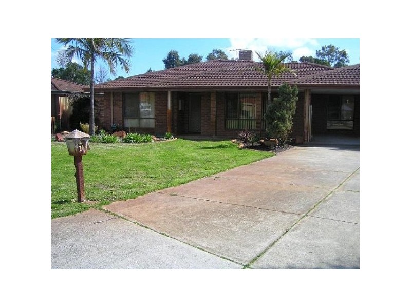 82 Greenway Avenue, Thornlie WA 6108