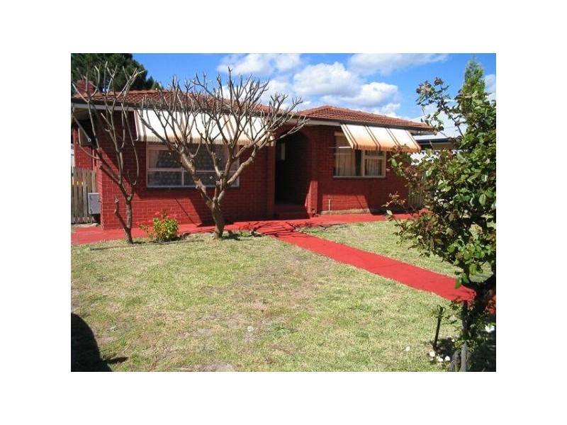 39 Pearl Road, Cloverdale WA 6105